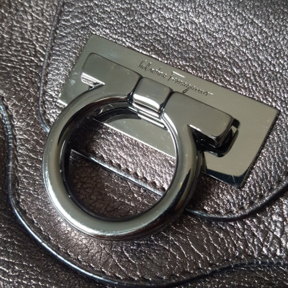 Salvatore Ferragamo metallic satchel handbag - Picture 5 of 8